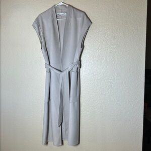 Zara  SIZE XS ZARA Sleeveless Long Vest
Size: XS
Color: Light gray / beige